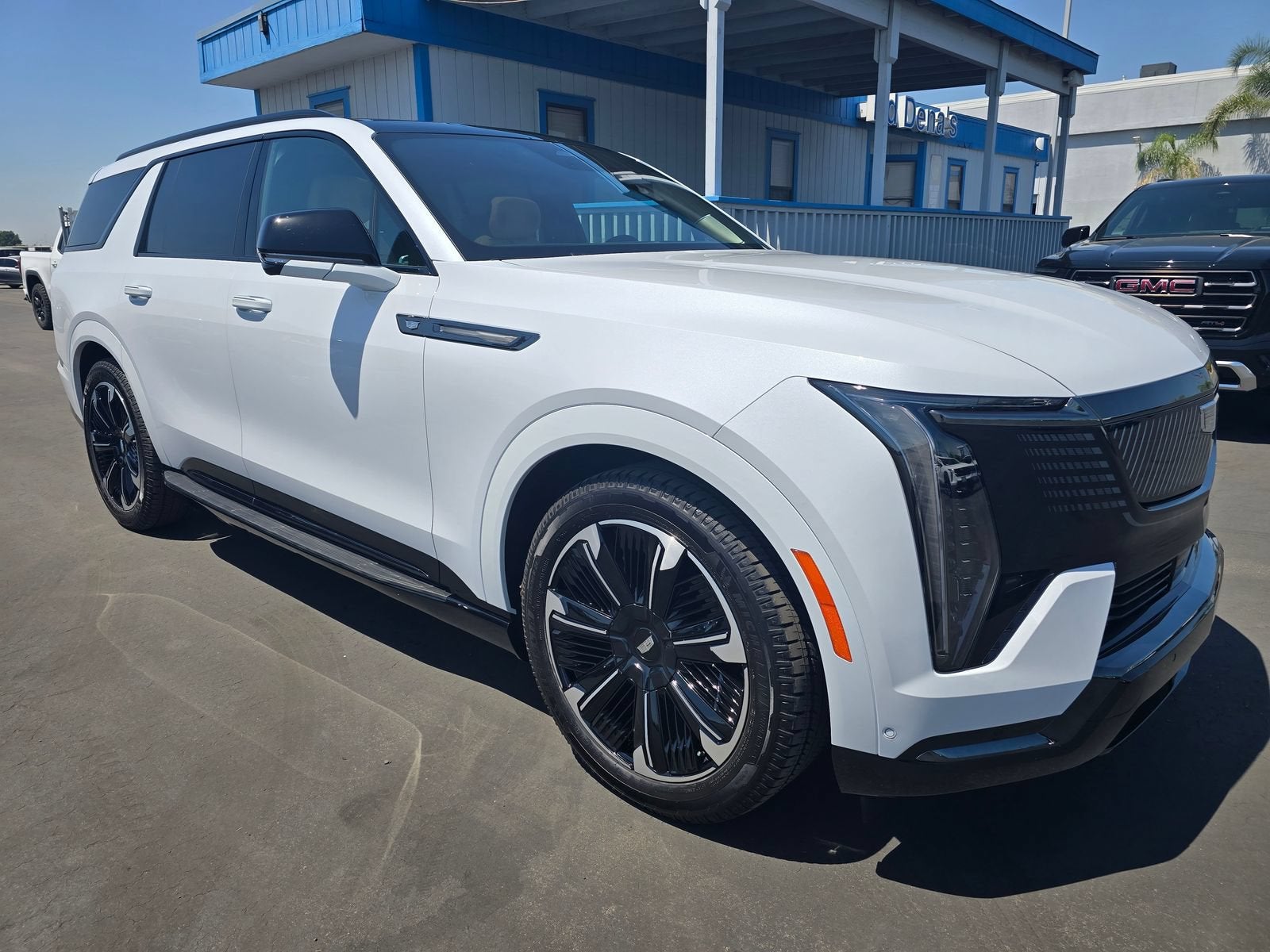2026 Cadillac ESCALADE IQL