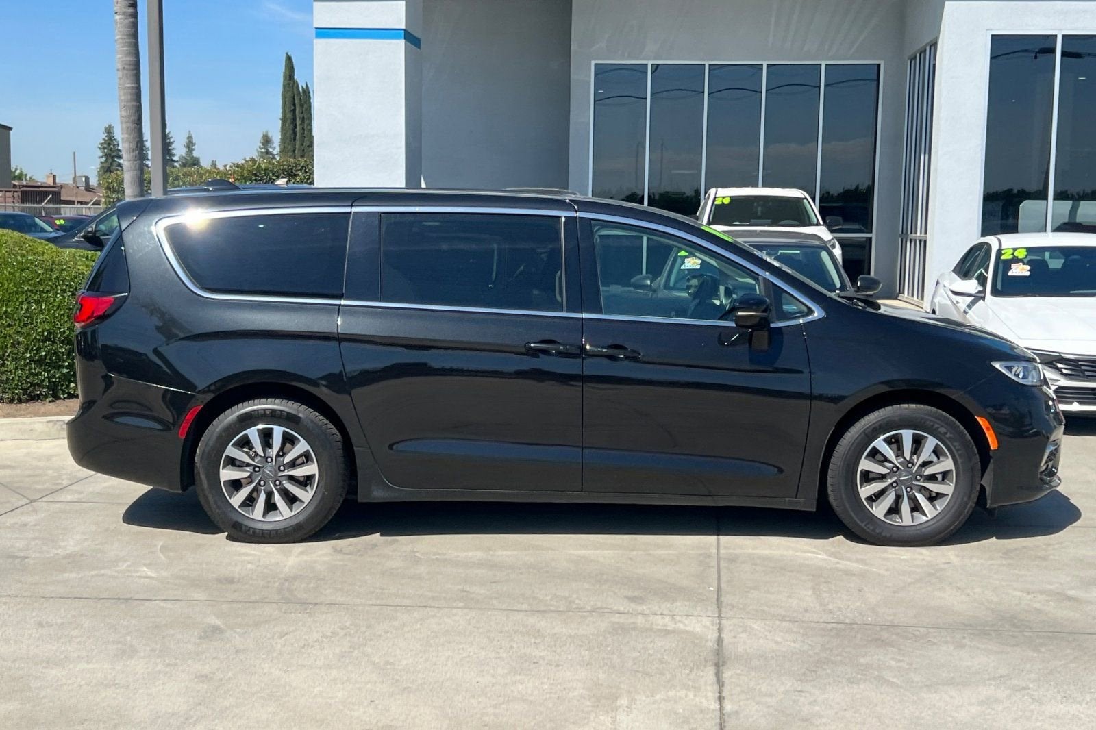 2024 Chrysler Pacifica — rear three-quarter view
