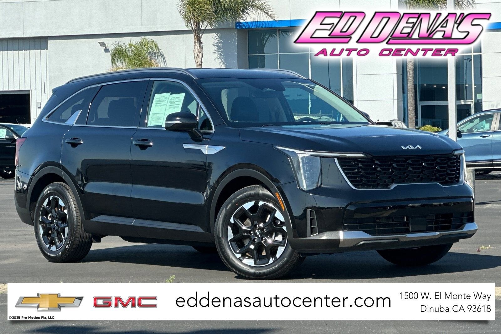 2024 Kia Sorento S in Black — front three-quarter view