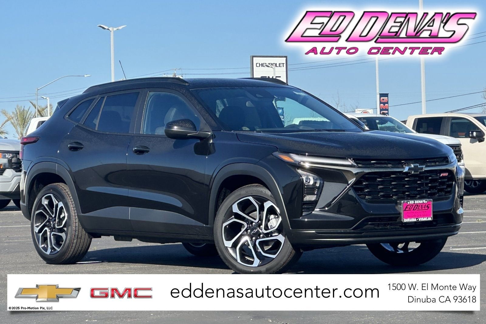 2026 Chevrolet Trax 2RS in Mosaic Black Metallic — front three-quarter view