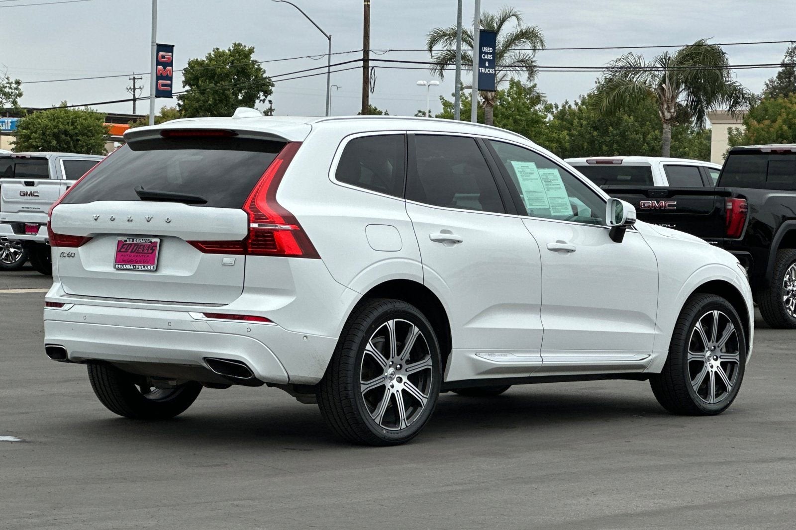 2021 Volvo XC60 — interior view